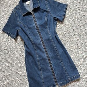 NWOT Habitual Denim Short Sleeve Jean Zip-Front Shift Dress, Medium, Blue,